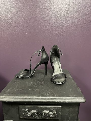 Papaya, black, 37, worn